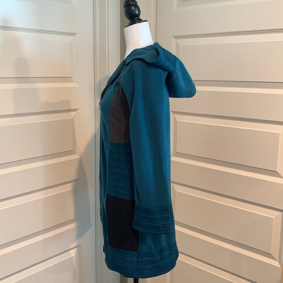 LEOPARDS & ROSES Women’s Long Fleece & Patchwork Hoodie Style Jacket (NWOT) - Picture 6 of 16